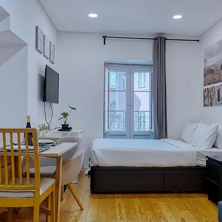 New Flat In The Downtown דירה ליסבון